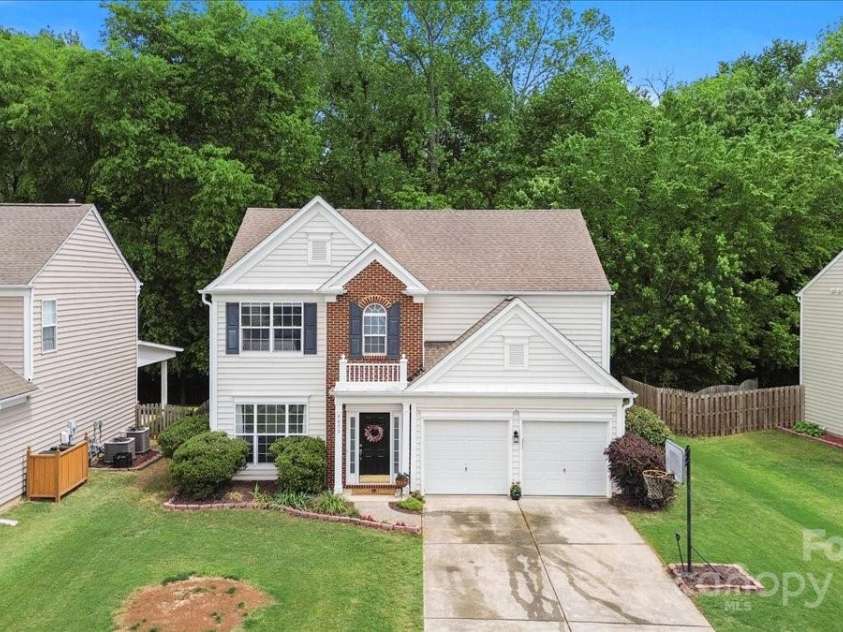 8800 Darcy Hopkins Drive, Charlotte, NC 28277.  MLS# CAR4248848, YatesRealty ID 10668. 
