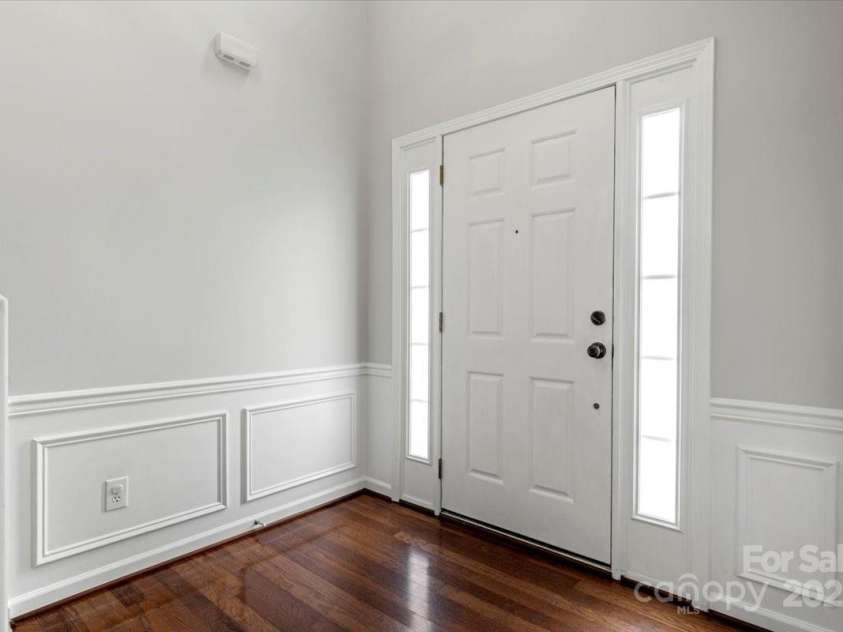8800 Darcy Hopkins Drive, Charlotte, NC 28277.  MLS# CAR4248848, YatesRealty ID 10668. Foyer