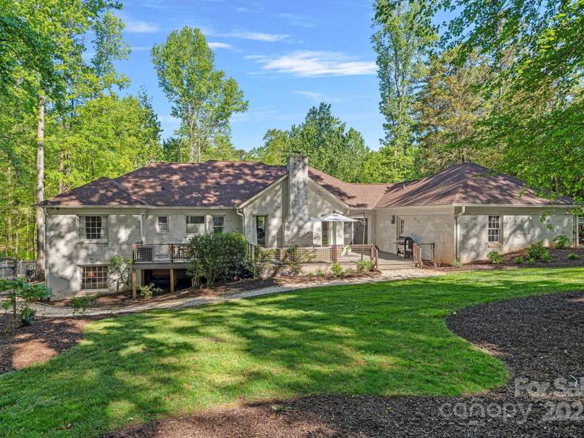 2915 Cross Country Road, Charlotte, NC 28270.  MLS# CAR4242703, YatesRealty ID 10669. 