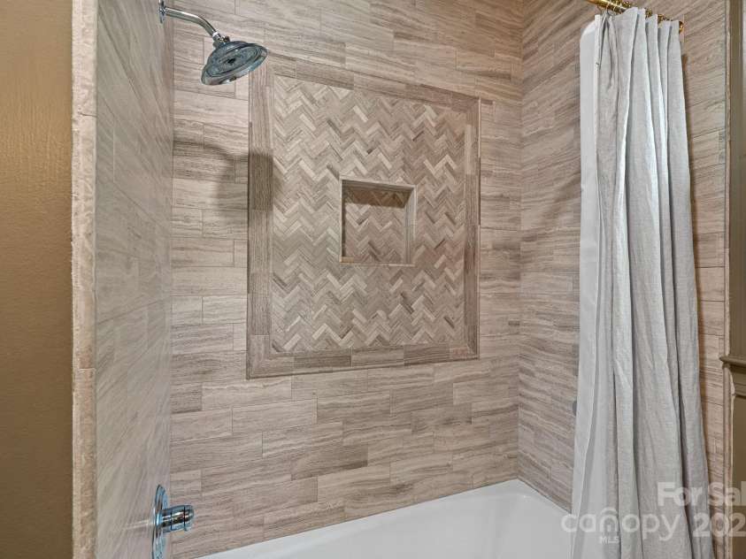 2915 Cross Country Road, Charlotte, NC 28270.  MLS# CAR4242703, YatesRealty ID 10669. 