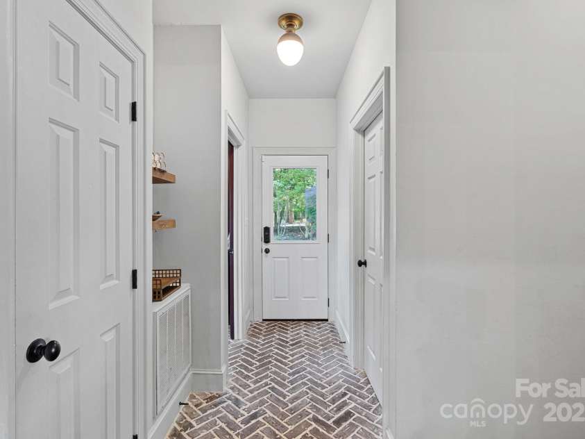 2915 Cross Country Road, Charlotte, NC 28270.  MLS# CAR4242703, YatesRealty ID 10669. 