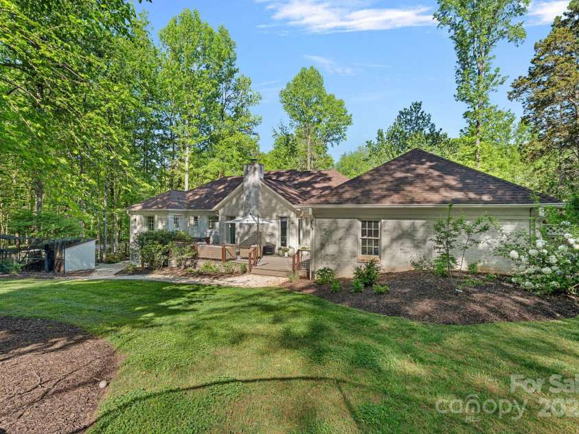 2915 Cross Country Road, Charlotte, NC 28270.  MLS# CAR4242703, YatesRealty ID 10669. 