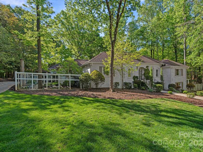 2915 Cross Country Road, Charlotte, NC 28270.  MLS# CAR4242703, YatesRealty ID 10669. 