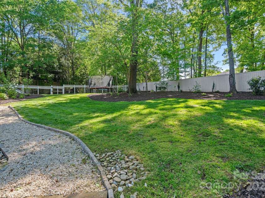 2915 Cross Country Road, Charlotte, NC 28270.  MLS# CAR4242703, YatesRealty ID 10669. 