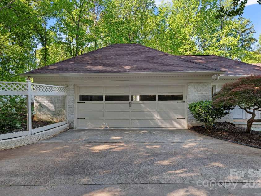 2915 Cross Country Road, Charlotte, NC 28270.  MLS# CAR4242703, YatesRealty ID 10669. 
