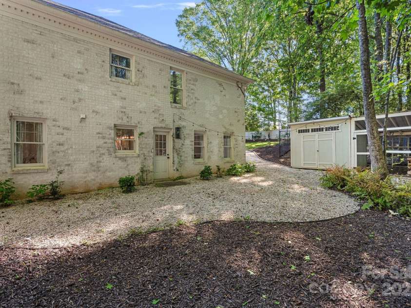 2915 Cross Country Road, Charlotte, NC 28270.  MLS# CAR4242703, YatesRealty ID 10669. 