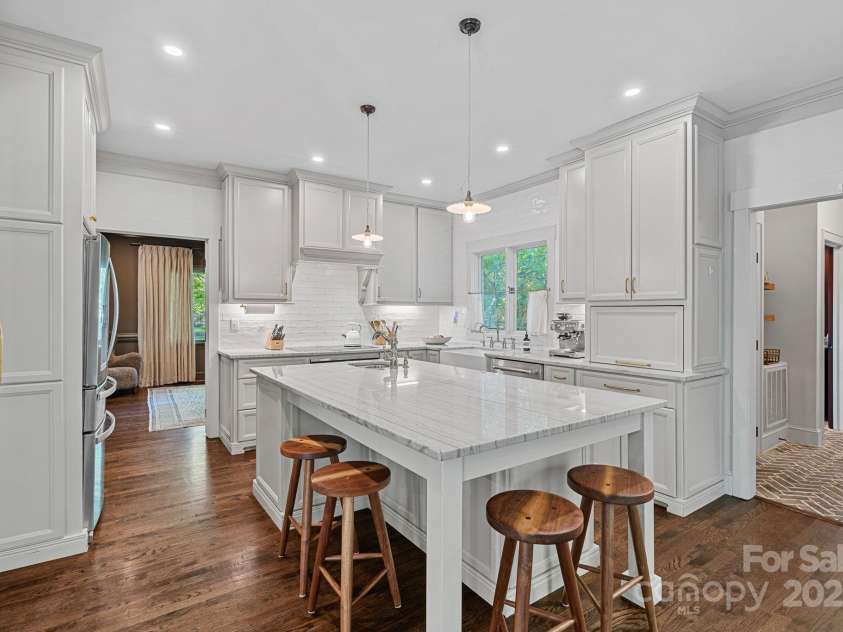 2915 Cross Country Road, Charlotte, NC 28270.  MLS# CAR4242703, YatesRealty ID 10669. 