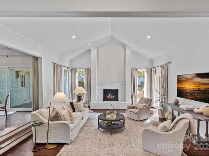 2915 Cross Country Road, Charlotte, NC 28270.  MLS# CAR4242703, YatesRealty ID 10669. 