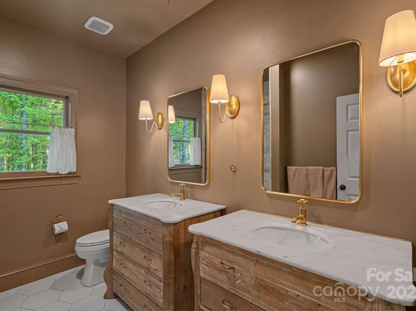 2915 Cross Country Road, Charlotte, NC 28270.  MLS# CAR4242703, YatesRealty ID 10669. 