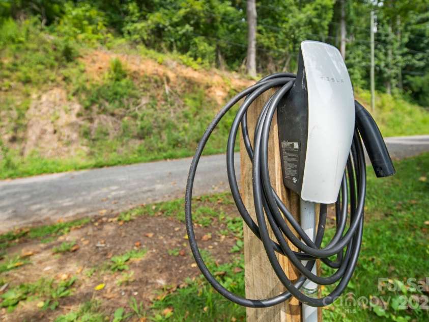 144 Laurel Road, Arden, NC 28704.  MLS# CAR4222135, YatesRealty ID 1067. 