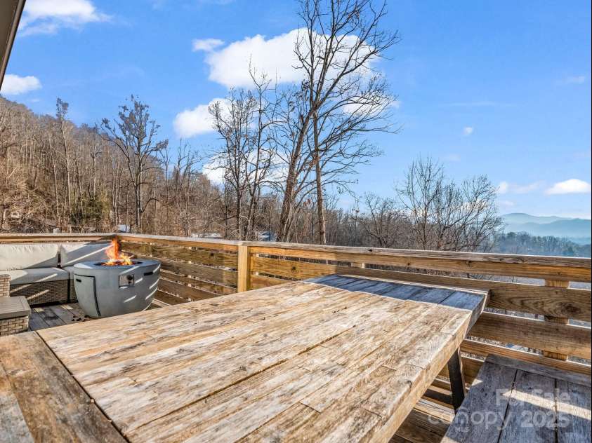 144 Laurel Road, Arden, NC 28704.  MLS# CAR4222135, YatesRealty ID 1067. 