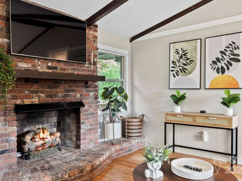 144 Laurel Road, Arden, NC 28704.  MLS# CAR4222135, YatesRealty ID 1067. 