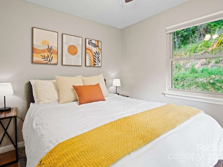 144 Laurel Road, Arden, NC 28704.  MLS# CAR4222135, YatesRealty ID 1067. 