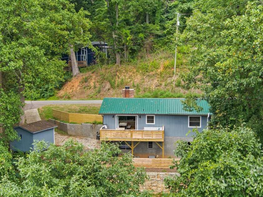 144 Laurel Road, Arden, NC 28704.  MLS# CAR4222135, YatesRealty ID 1067. Seasonal Photo