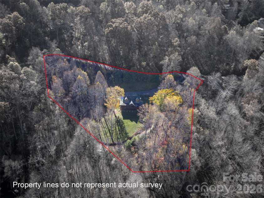 17 Aaron Way, Waynesville, NC 28786.  MLS# CAR4319469, YatesRealty ID 1067. Approximate Lot Lines