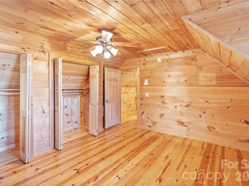 17 Aaron Way, Waynesville, NC 28786.  MLS# CAR4319469, YatesRealty ID 1067. Double Closets in Guest BR !