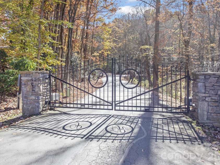 17 Aaron Way, Waynesville, NC 28786.  MLS# CAR4319469, YatesRealty ID 1067. Gated Community