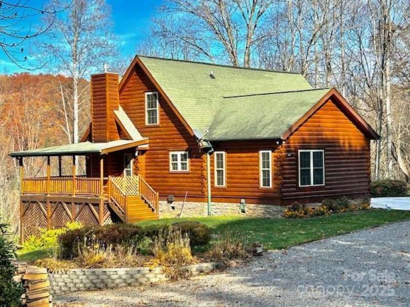 17 Aaron Way, Waynesville, NC 28786.  MLS# CAR4319469, YatesRealty ID 1067. Side View