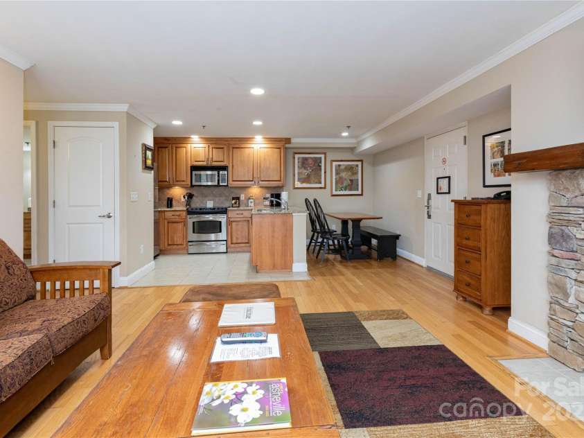 120 Bowling Park Road, Asheville, NC 28803.  MLS# CAR4226418, YatesRealty ID 10670. 