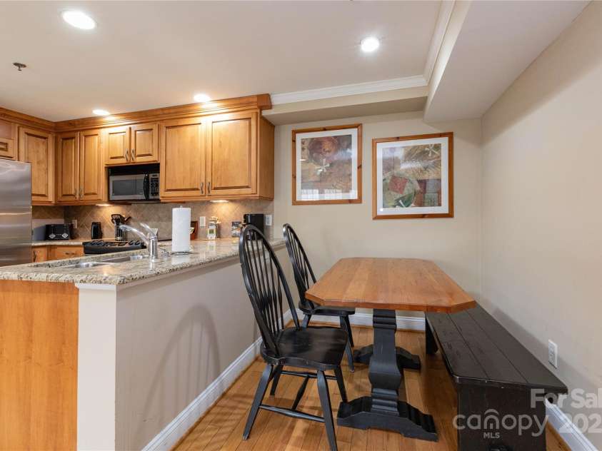 120 Bowling Park Road, Asheville, NC 28803.  MLS# CAR4226418, YatesRealty ID 10670. 