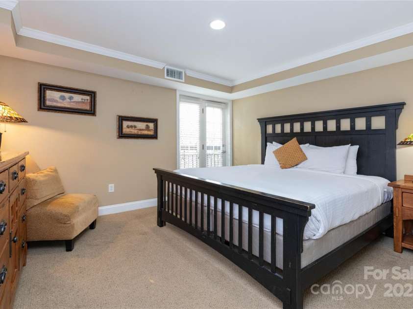 120 Bowling Park Road, Asheville, NC 28803.  MLS# CAR4226418, YatesRealty ID 10670. 