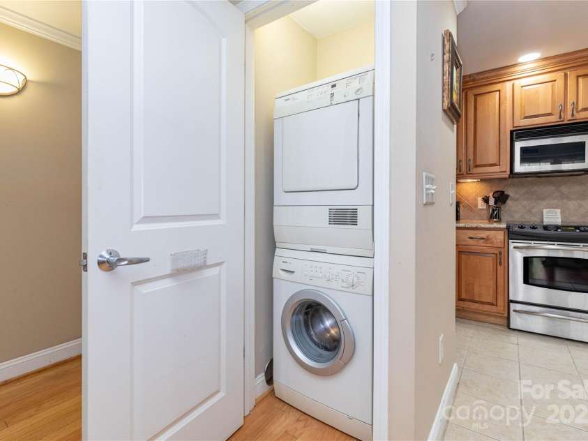 120 Bowling Park Road, Asheville, NC 28803.  MLS# CAR4226418, YatesRealty ID 10670. 