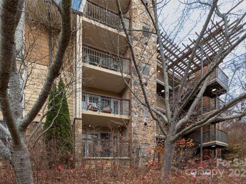 120 Bowling Park Road, Asheville, NC 28803.  MLS# CAR4226418, YatesRealty ID 10670. 