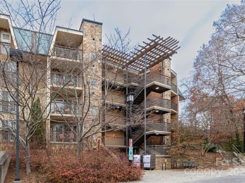 120 Bowling Park Road, Asheville, NC 28803.  MLS# CAR4226418, YatesRealty ID 10670. 