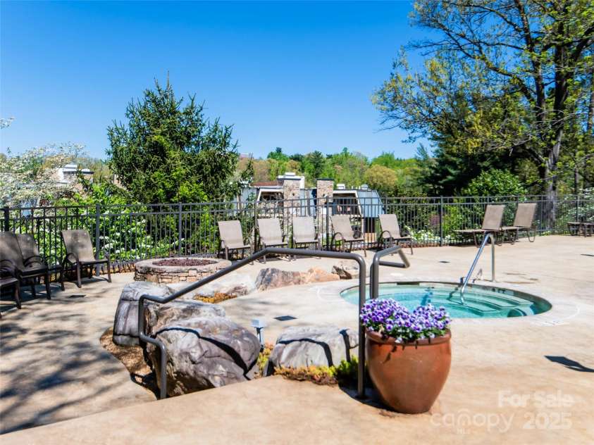 120 Bowling Park Road, Asheville, NC 28803.  MLS# CAR4226418, YatesRealty ID 10670. 