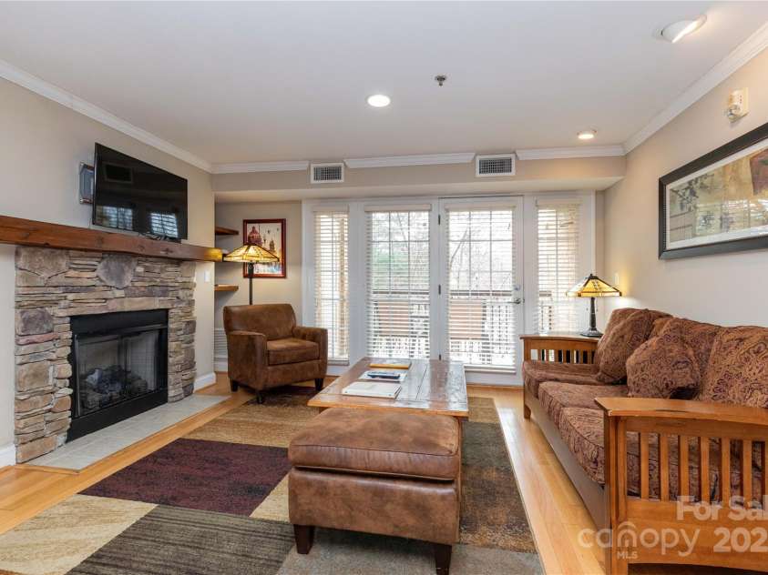 120 Bowling Park Road, Asheville, NC 28803.  MLS# CAR4226418, YatesRealty ID 10670. Welcome to 120 Bowling Park!