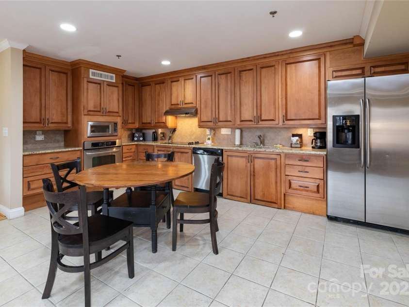 220 Bowling Park Road, Asheville, NC 28803.  MLS# CAR4226419, YatesRealty ID 10671. 