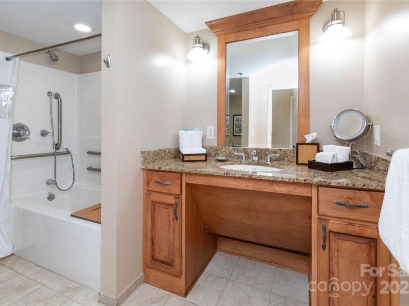 220 Bowling Park Road, Asheville, NC 28803.  MLS# CAR4226419, YatesRealty ID 10671. 