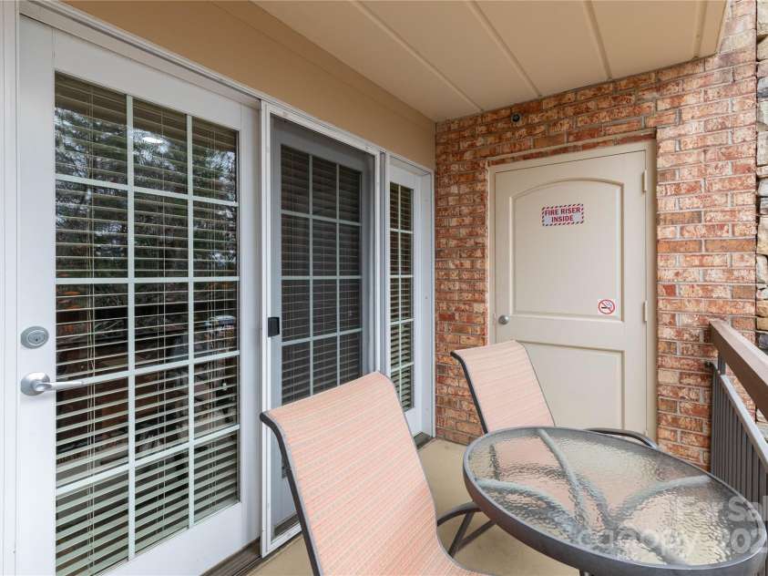 220 Bowling Park Road, Asheville, NC 28803.  MLS# CAR4226419, YatesRealty ID 10671. 