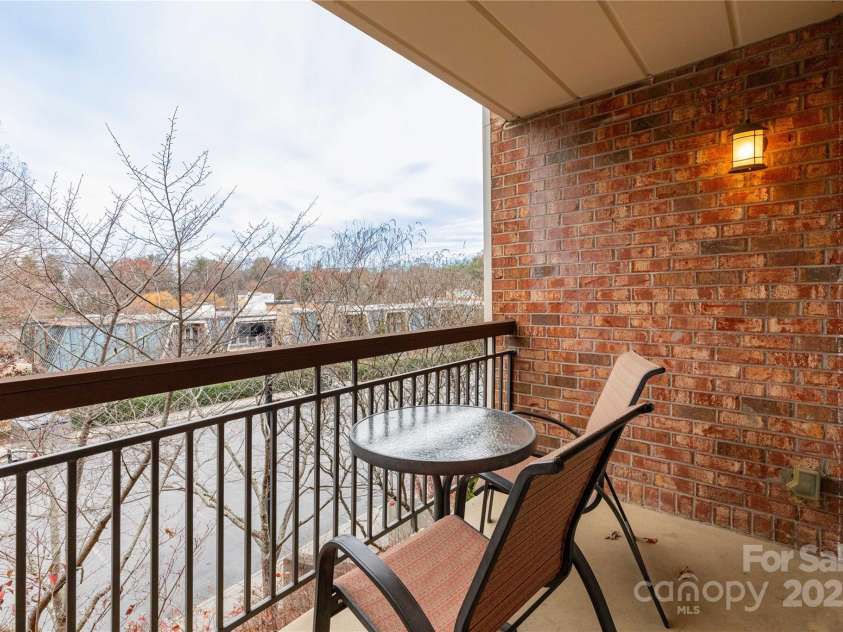 220 Bowling Park Road, Asheville, NC 28803.  MLS# CAR4226419, YatesRealty ID 10671. 