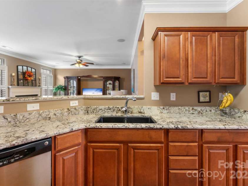 370 Battery Circle, Clover, SC 29710.  MLS# CAR4309546, YatesRealty ID 10671. 