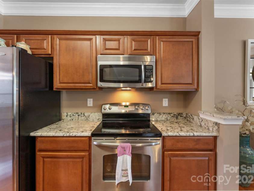 370 Battery Circle, Clover, SC 29710.  MLS# CAR4309546, YatesRealty ID 10671. 