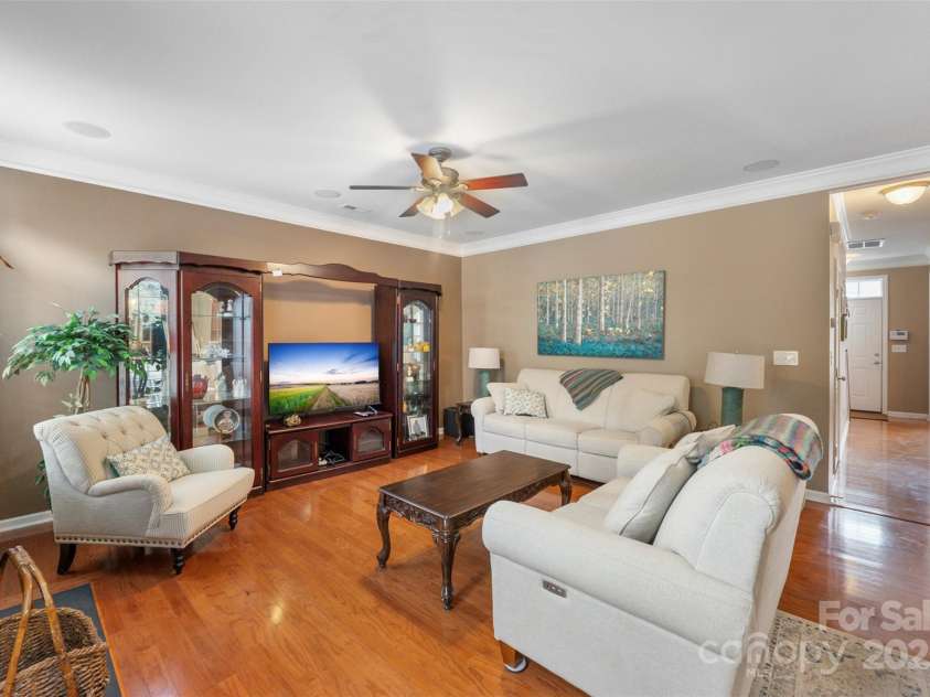 370 Battery Circle, Clover, SC 29710.  MLS# CAR4309546, YatesRealty ID 10671. 