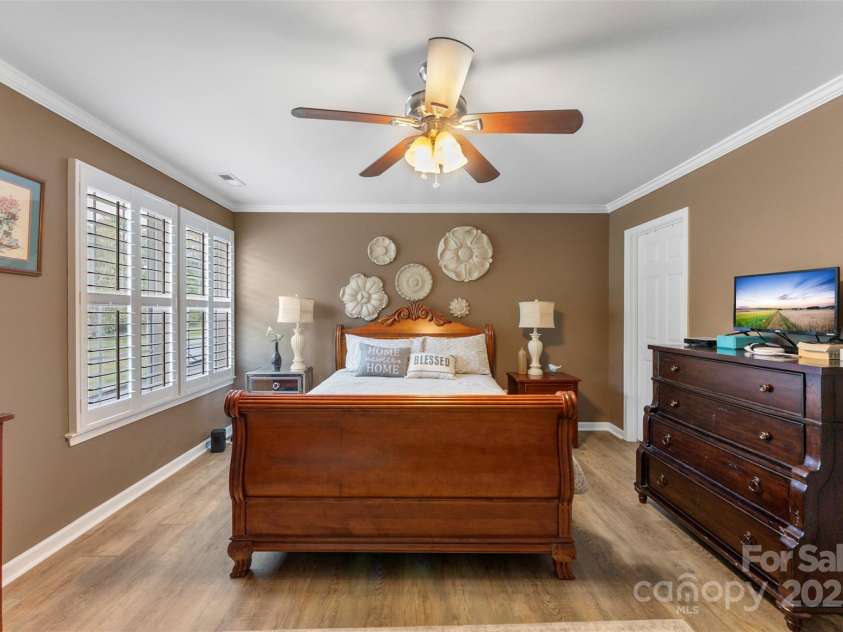 370 Battery Circle, Clover, SC 29710.  MLS# CAR4309546, YatesRealty ID 10671. 