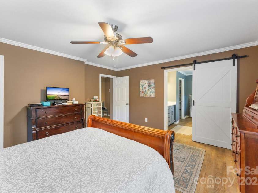370 Battery Circle, Clover, SC 29710.  MLS# CAR4309546, YatesRealty ID 10671. 