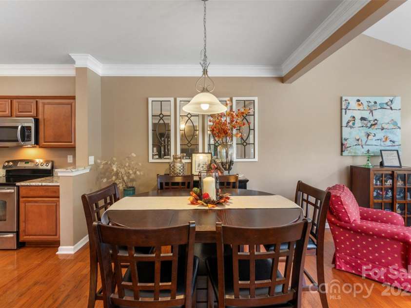370 Battery Circle, Clover, SC 29710.  MLS# CAR4309546, YatesRealty ID 10671. Breakfast nook between kitchen and sunroom