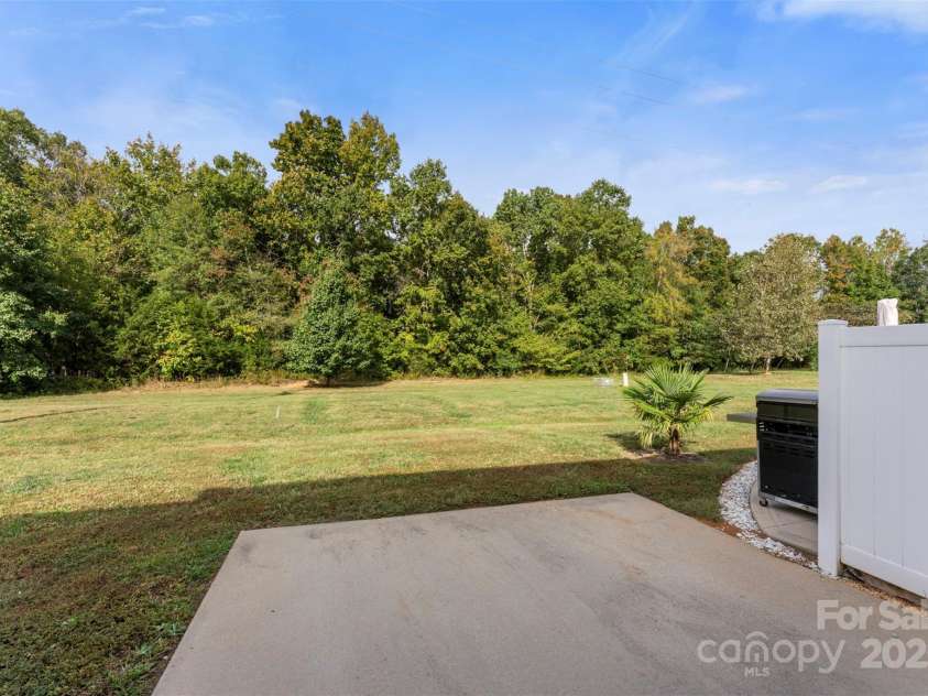 370 Battery Circle, Clover, SC 29710.  MLS# CAR4309546, YatesRealty ID 10671. Private green space out back. 