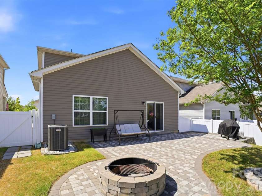 1389 Loggerhead Drive, Lancaster, SC 29720.  MLS# CAR4365785, YatesRealty ID 10673. 