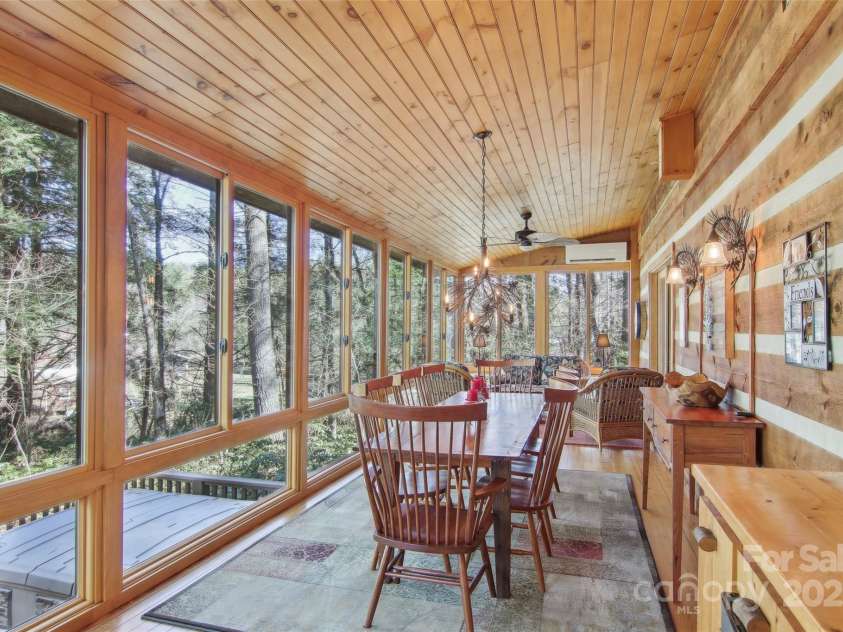 380 Cedar Lane, Brevard, NC 28712.  MLS# CAR4227901, YatesRealty ID 10673. 