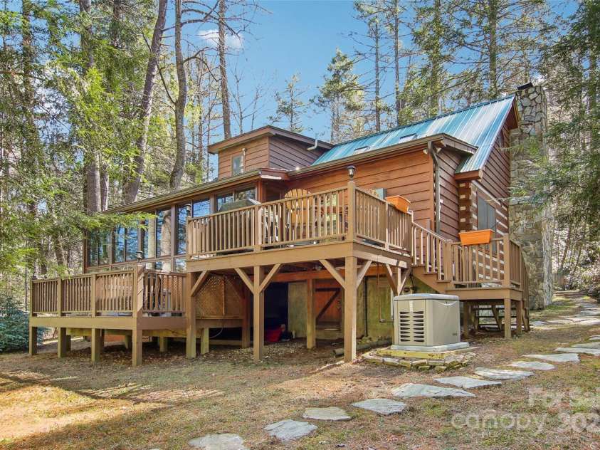 380 Cedar Lane, Brevard, NC 28712.  MLS# CAR4227901, YatesRealty ID 10673. 