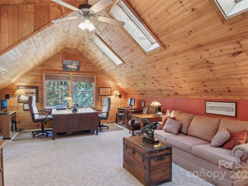 380 Cedar Lane, Brevard, NC 28712.  MLS# CAR4227901, YatesRealty ID 10673. 