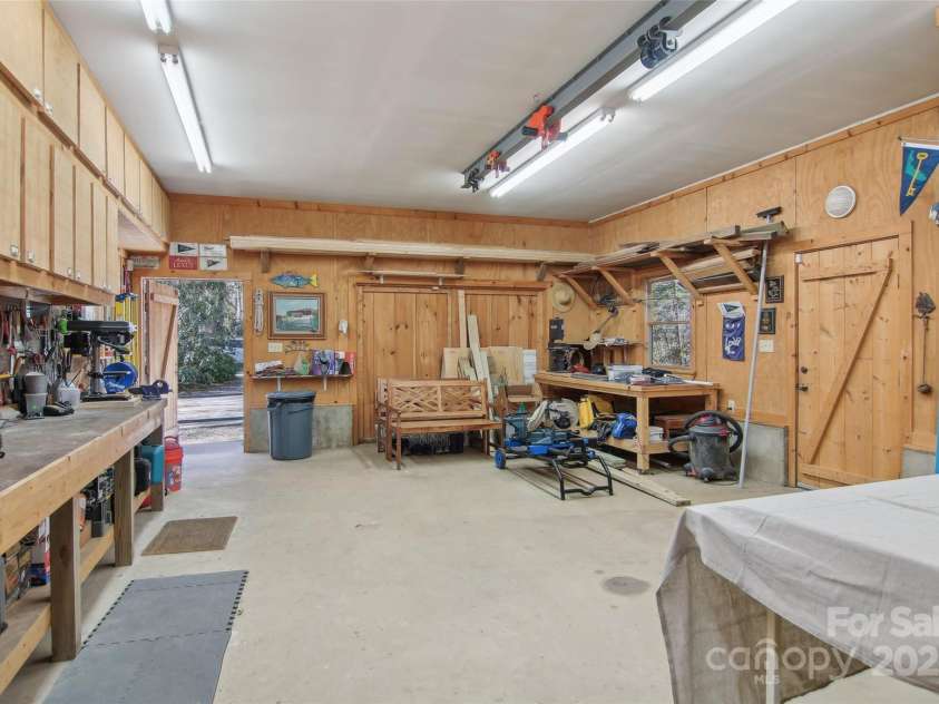 380 Cedar Lane, Brevard, NC 28712.  MLS# CAR4227901, YatesRealty ID 10673. 