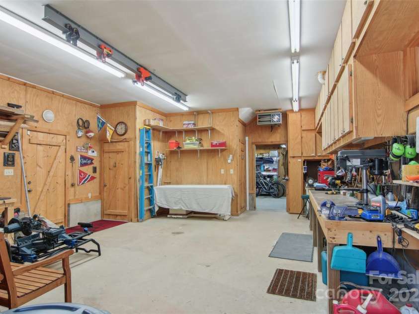 380 Cedar Lane, Brevard, NC 28712.  MLS# CAR4227901, YatesRealty ID 10673. 