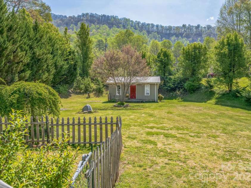 148 Whirlwind Drive, Whittier, NC 28789.  MLS# CAR4250468, YatesRealty ID 10674. 