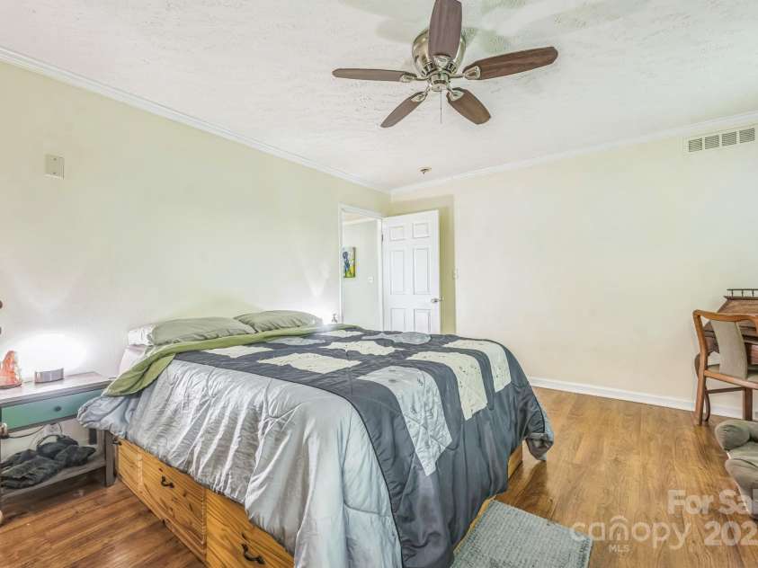 148 Whirlwind Drive, Whittier, NC 28789.  MLS# CAR4250468, YatesRealty ID 10674. 