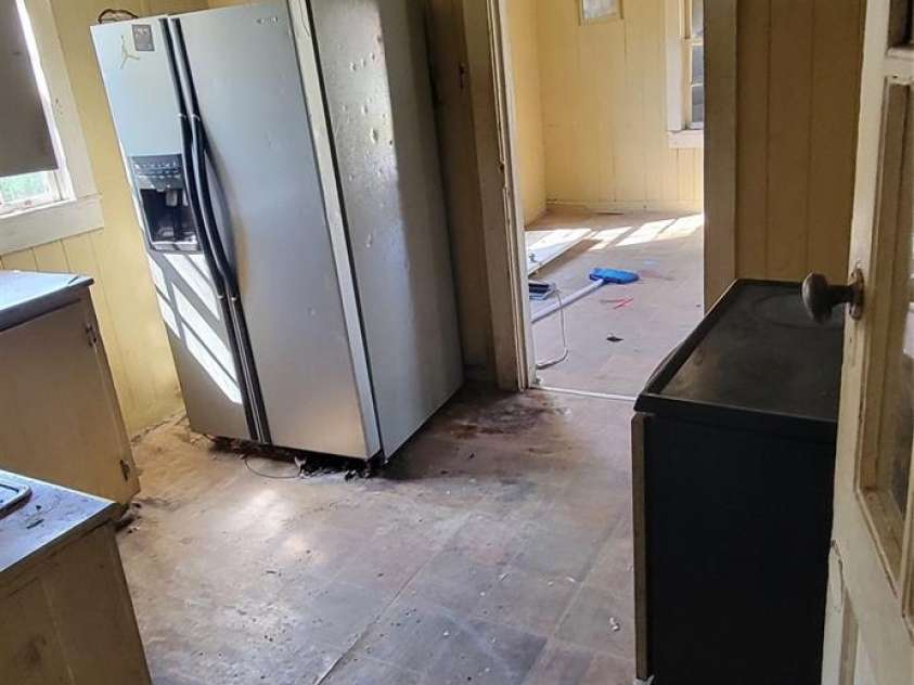 416,418,420 Airline Avenue, Shelby, NC 28151.  MLS# CAR4239128, YatesRealty ID 10675. 416 Kitchen 2